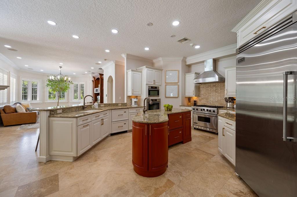 2211 AZALEA PL