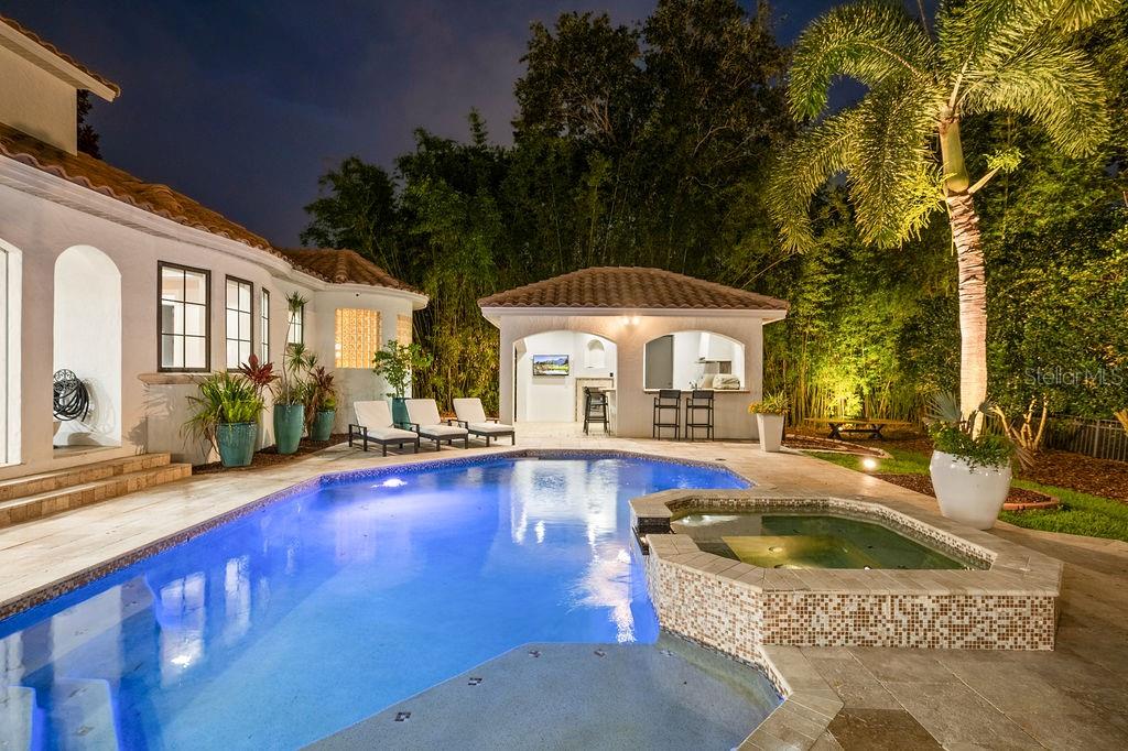 2211 AZALEA PL