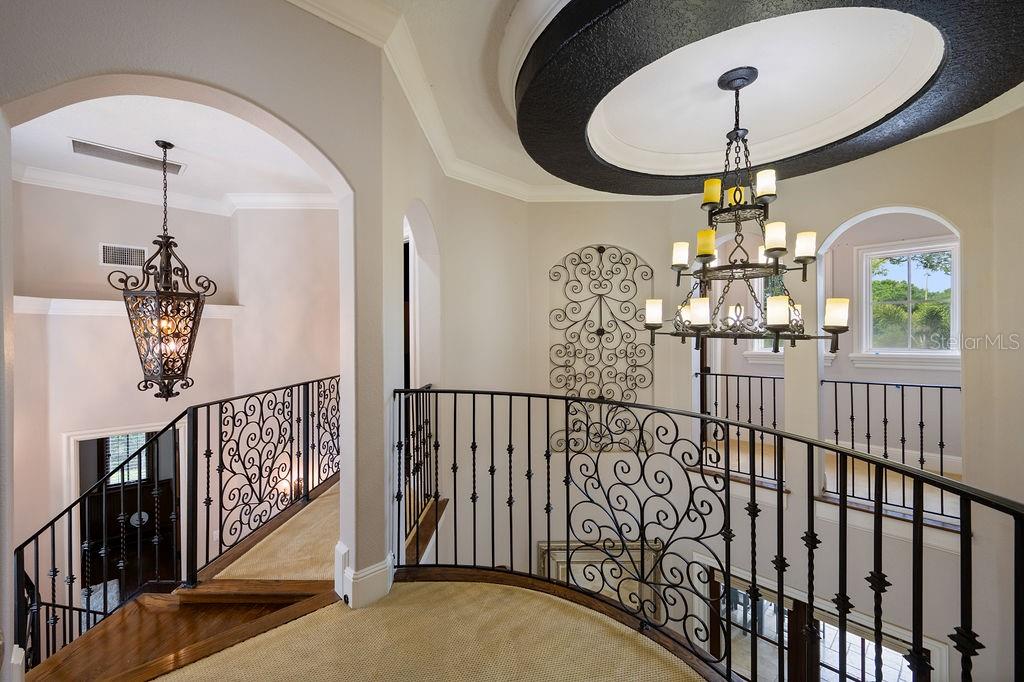 2211 AZALEA PL