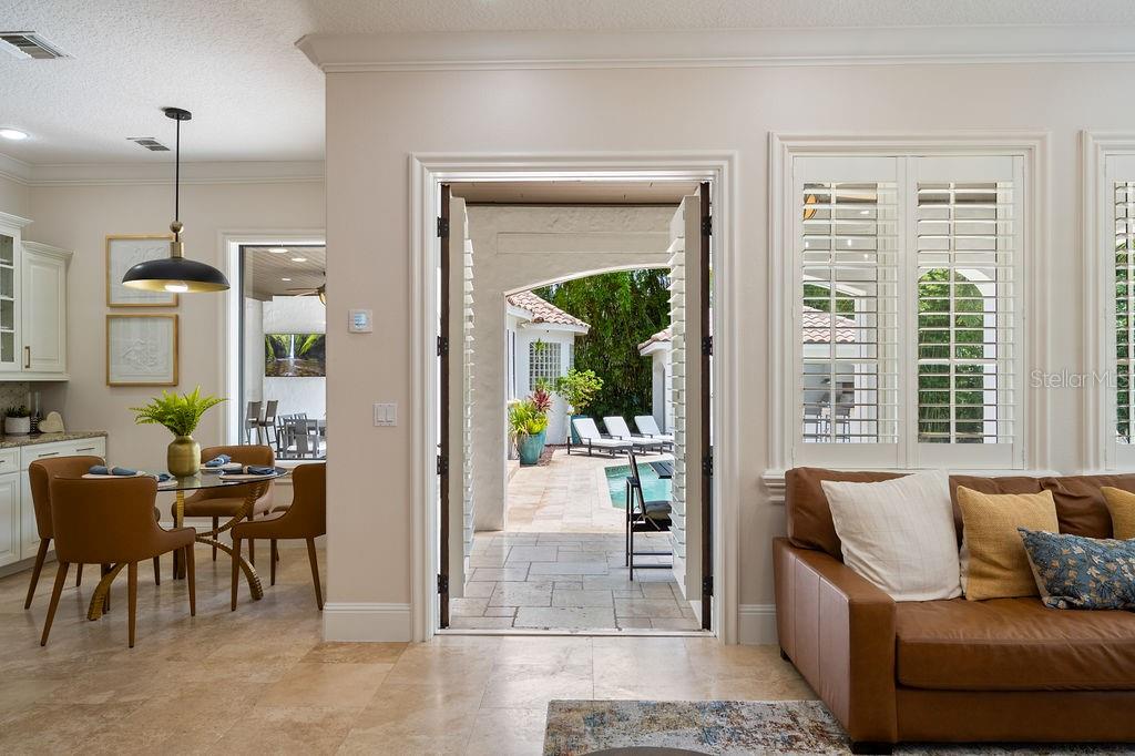 2211 AZALEA PL