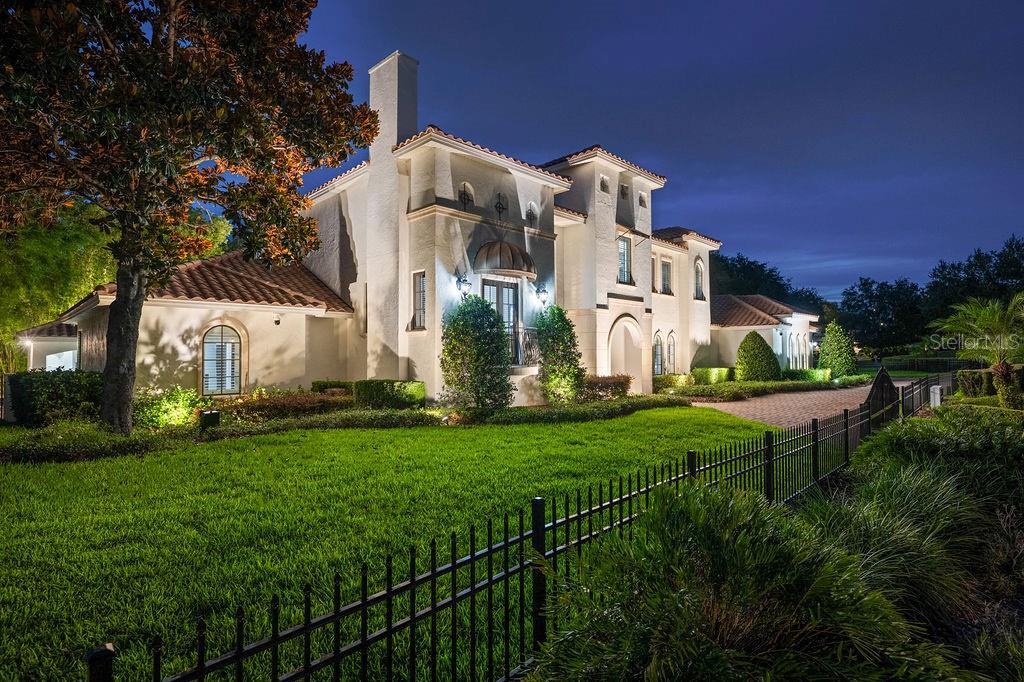 2211 AZALEA PL