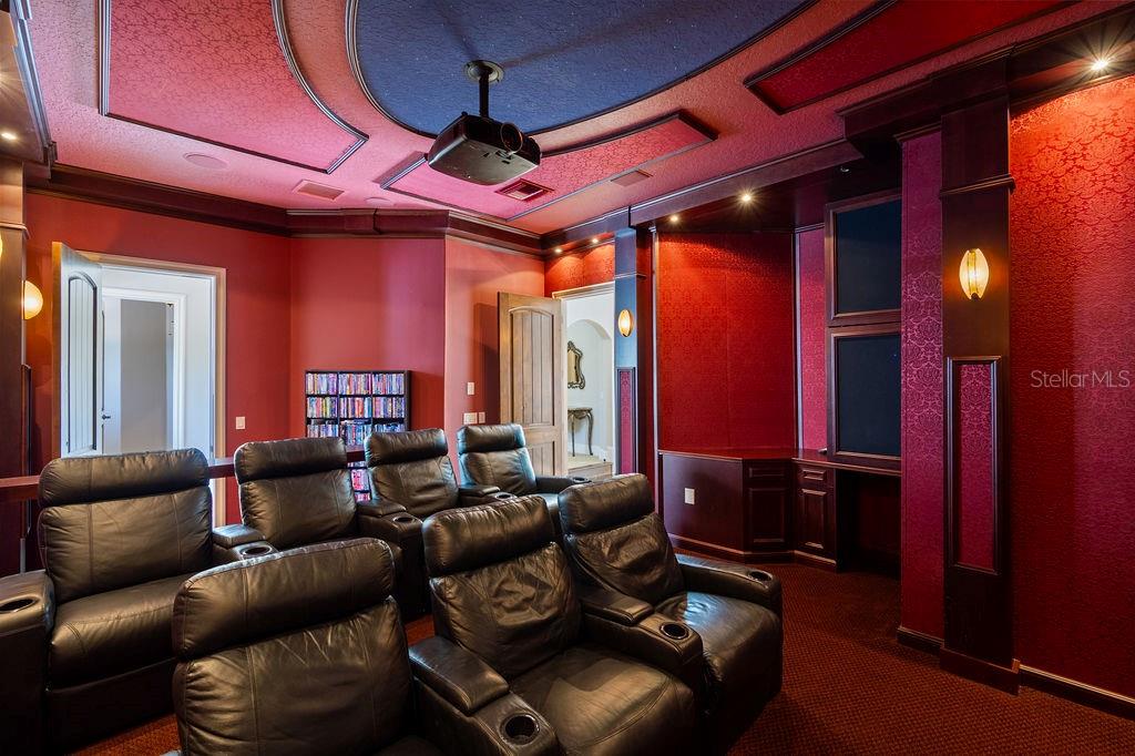 2211 AZALEA PL