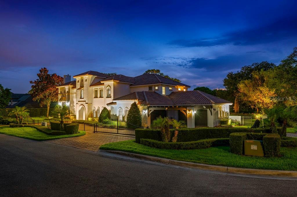 2211 AZALEA PL