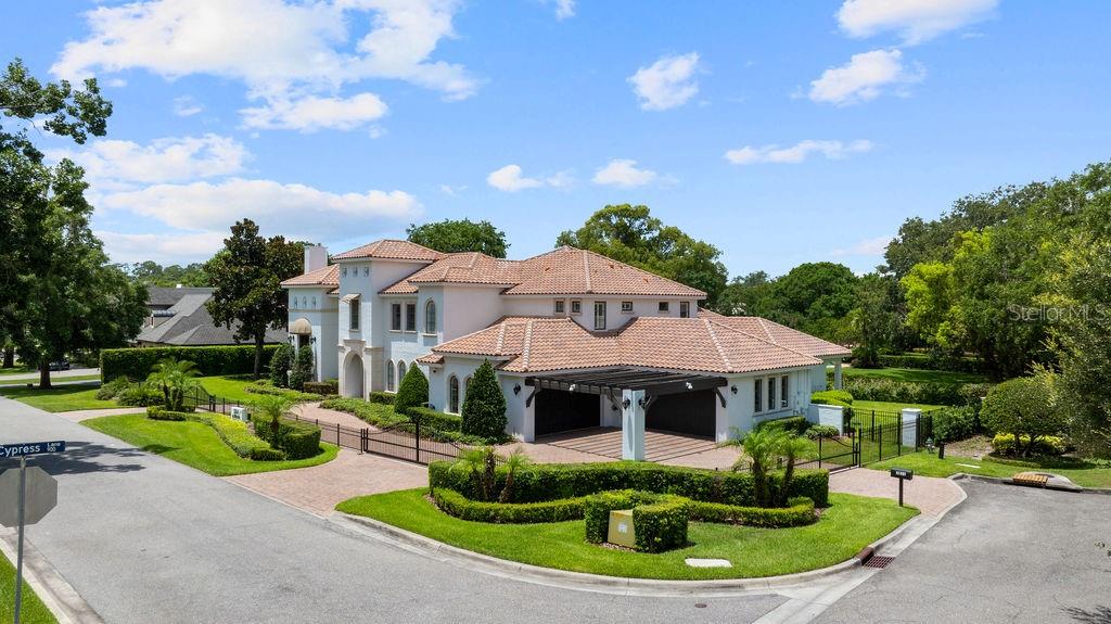 2211 AZALEA PL