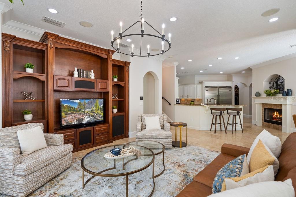 2211 AZALEA PL
