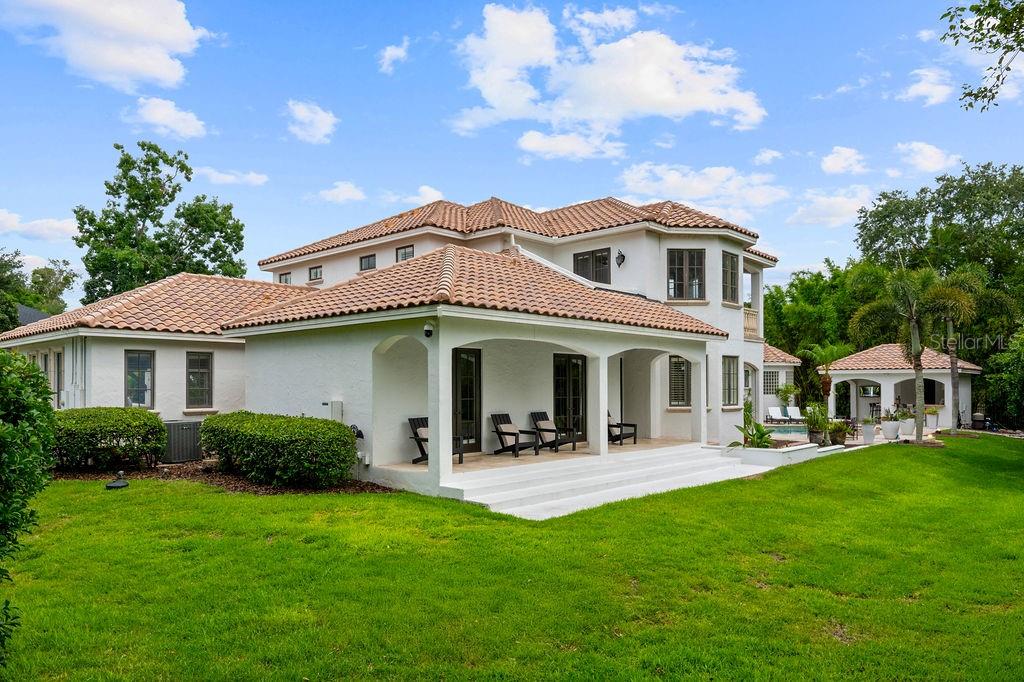 2211 AZALEA PL