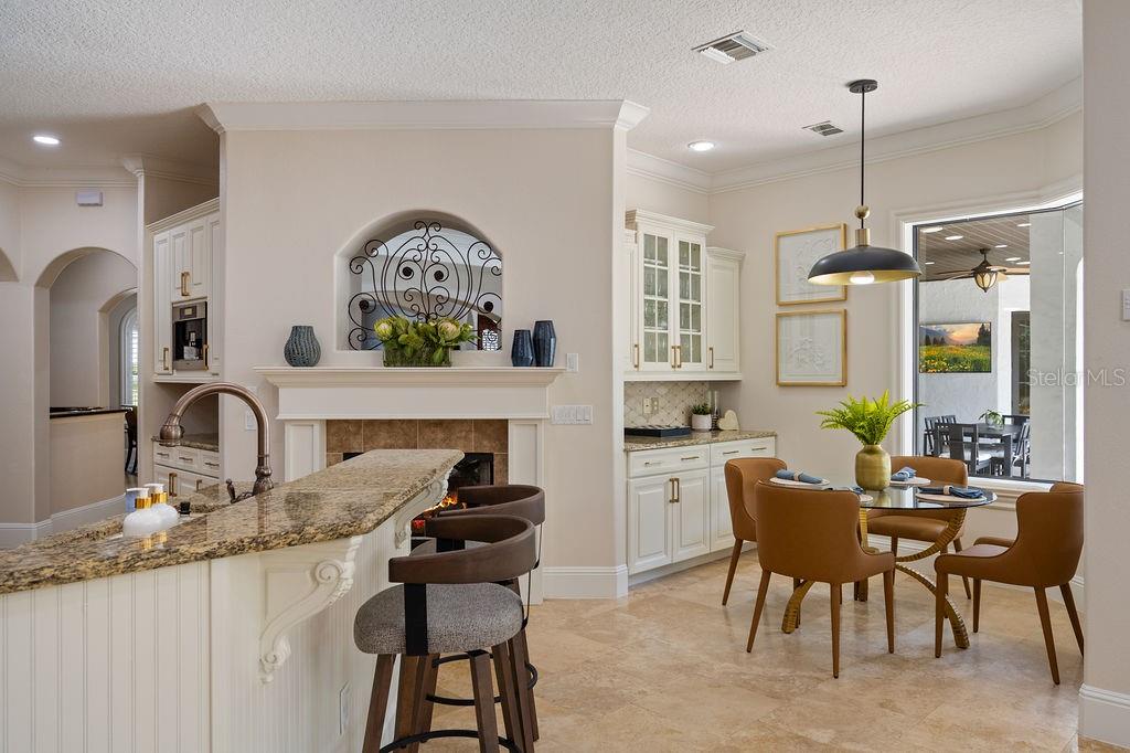 2211 AZALEA PL