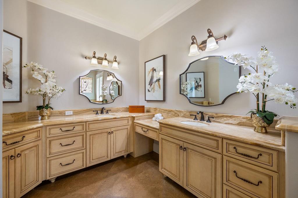 2211 AZALEA PL