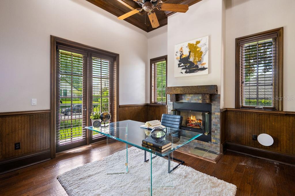 2211 AZALEA PL