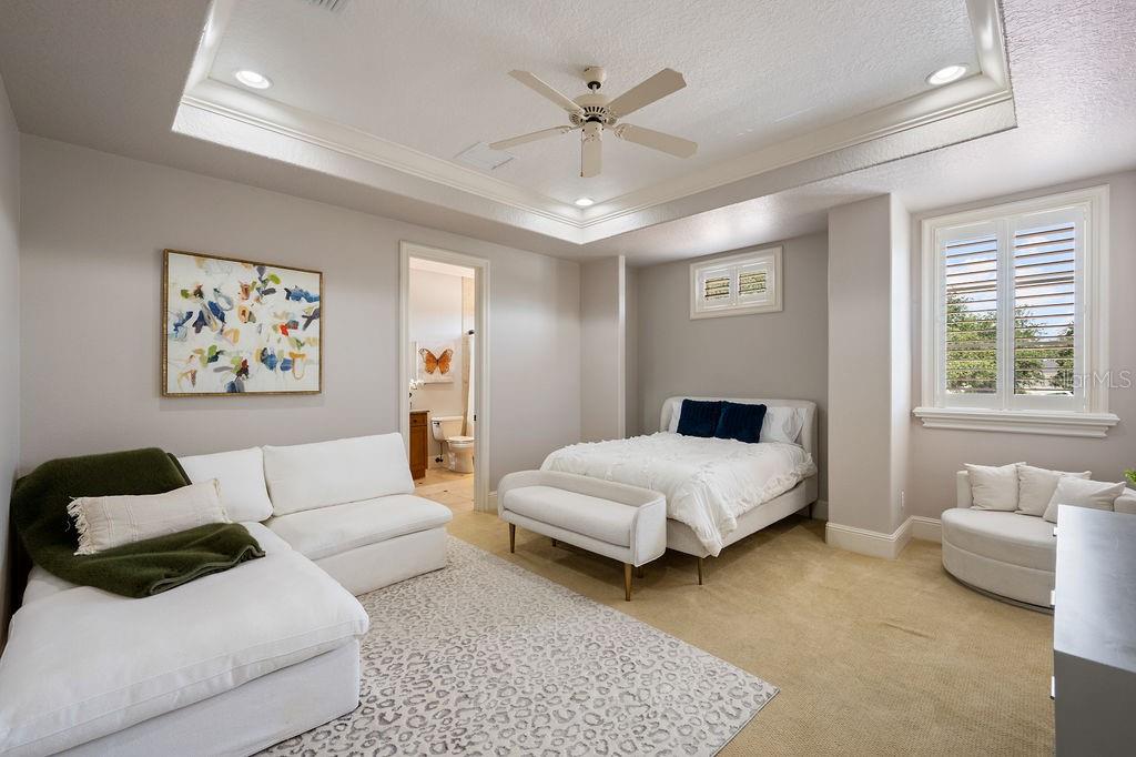 2211 AZALEA PL