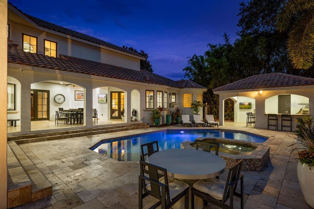 2211 AZALEA PL