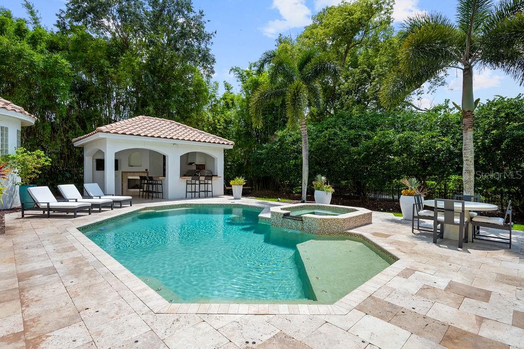 2211 AZALEA PL