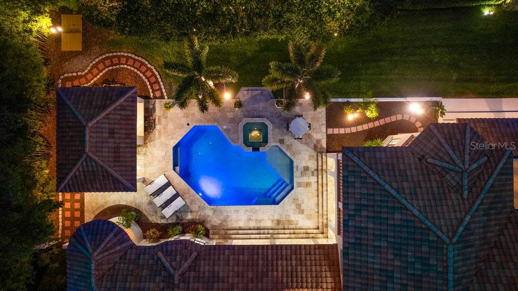 2211 AZALEA PL