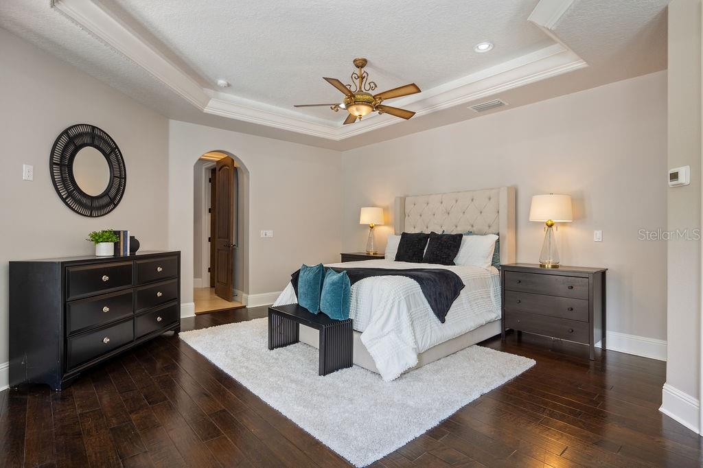 2211 AZALEA PL