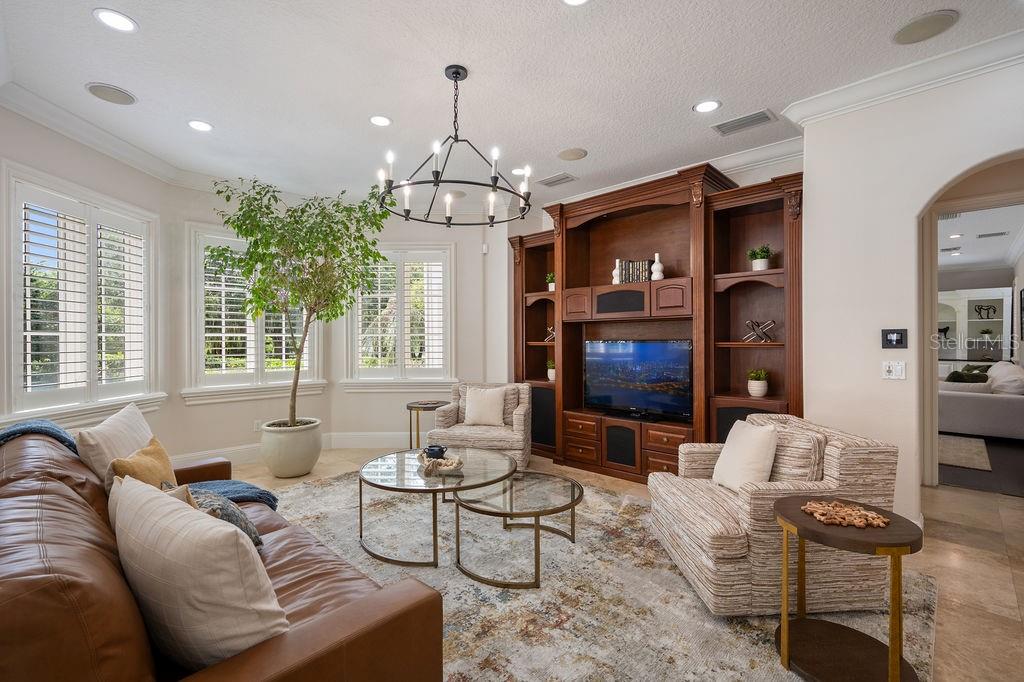2211 AZALEA PL