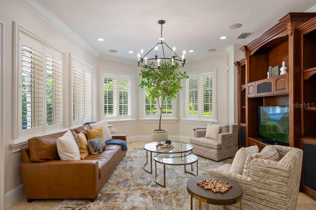 2211 AZALEA PL