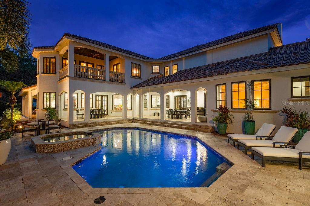 2211 AZALEA PL