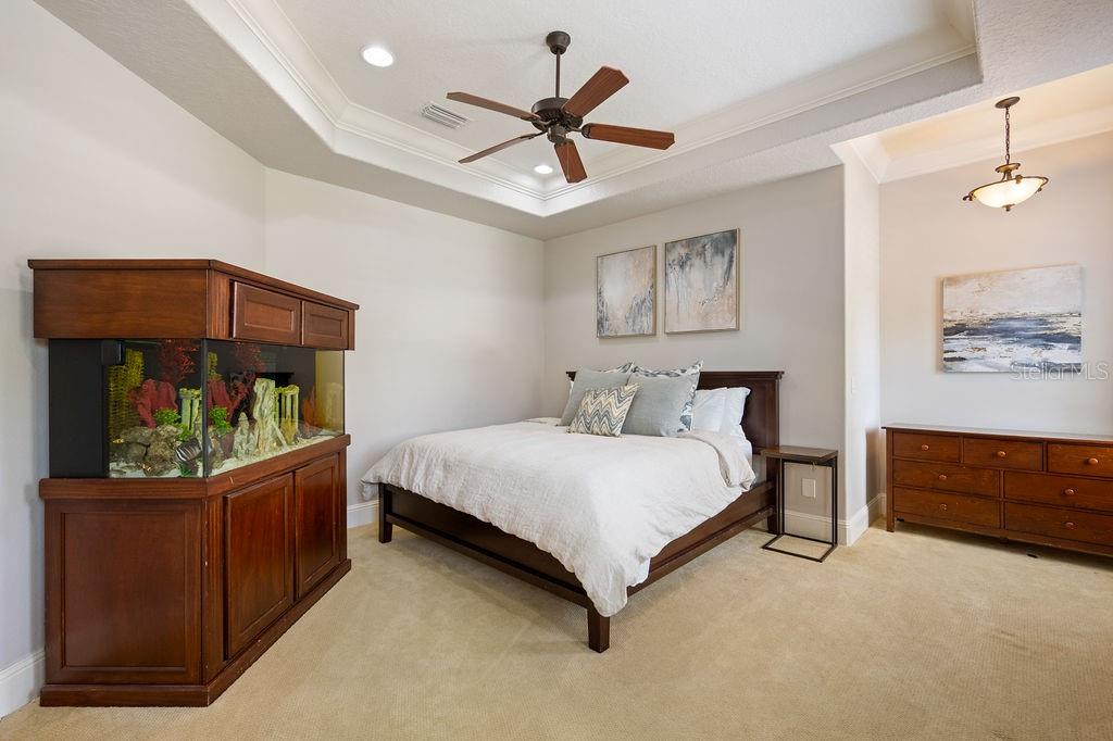 2211 AZALEA PL