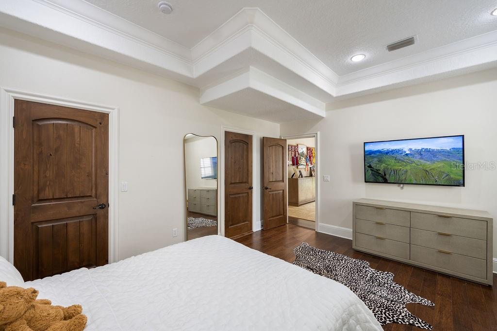 2211 AZALEA PL
