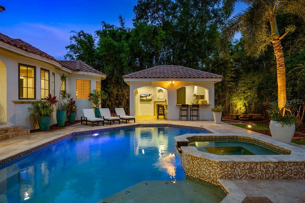 2211 AZALEA PL