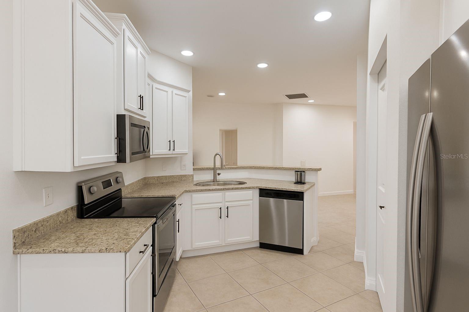 5343 ROYAL PLANTATION BLVD