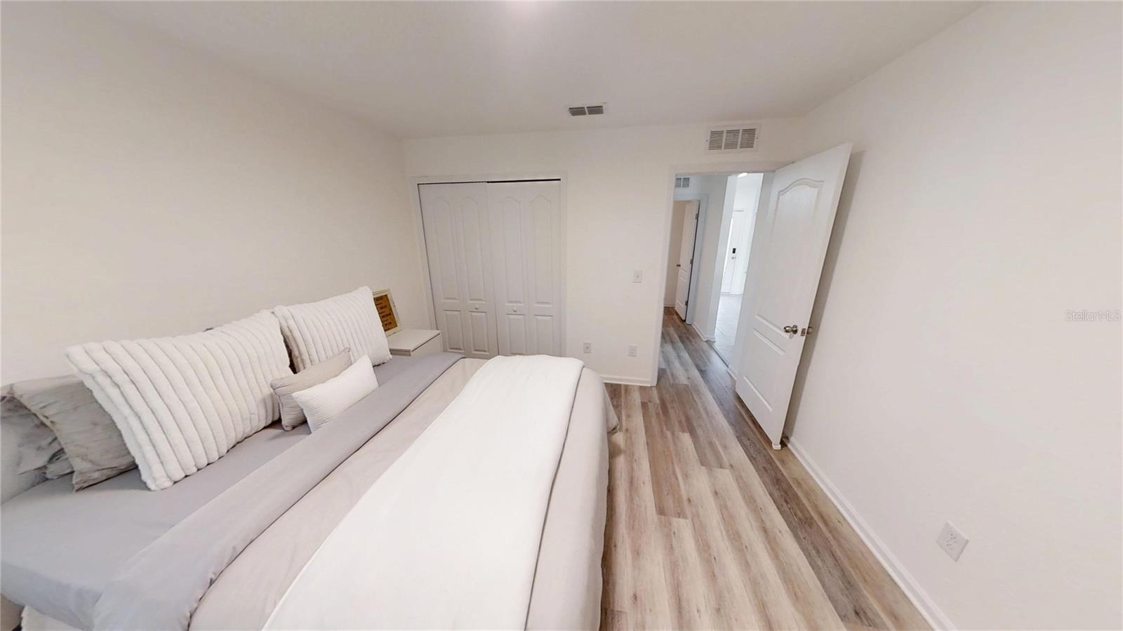 5343 ROYAL PLANTATION BLVD