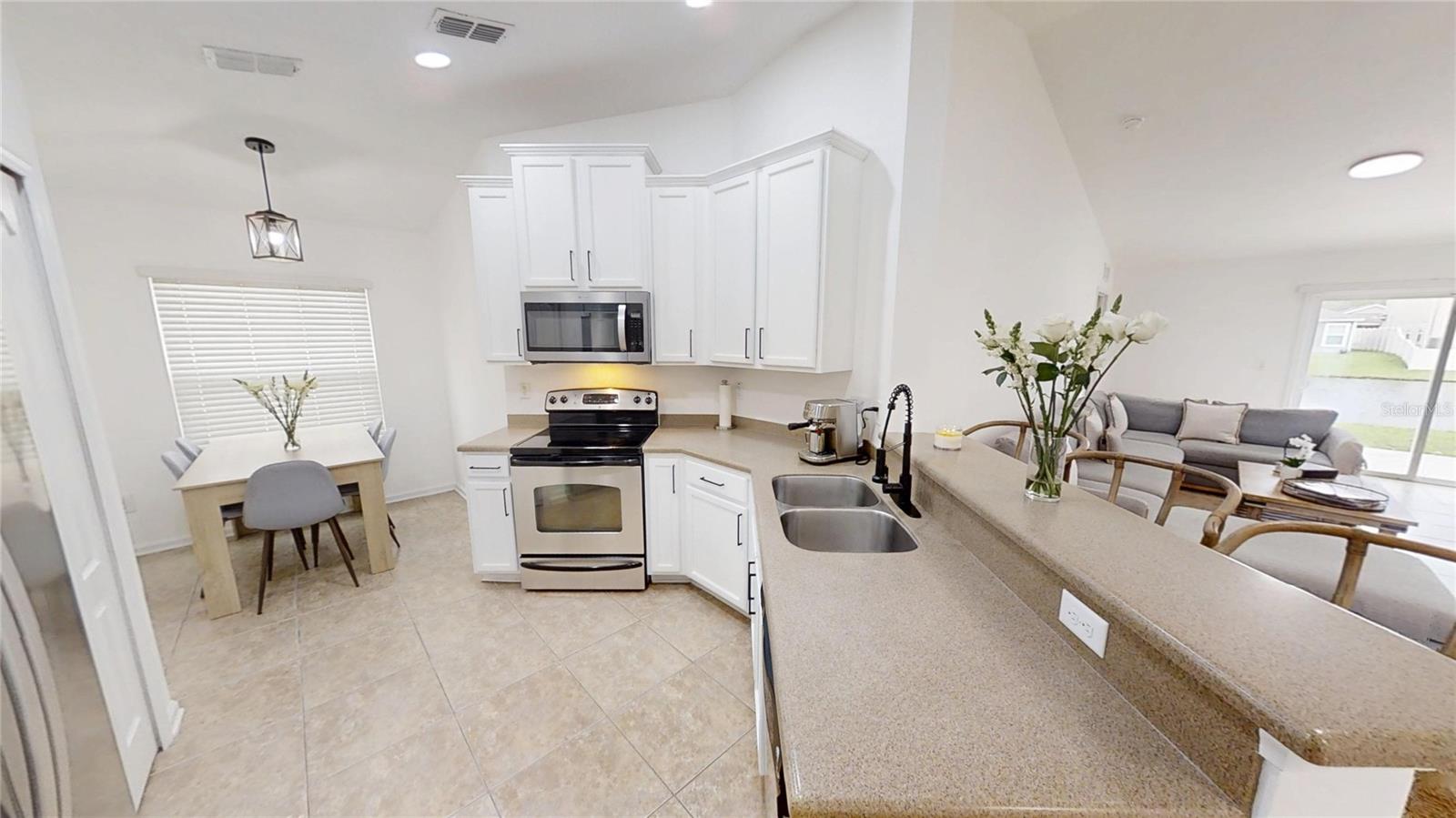 5343 ROYAL PLANTATION BLVD