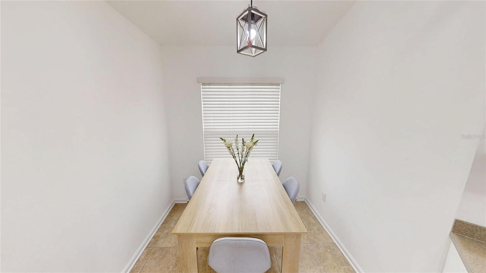 5343 ROYAL PLANTATION BLVD