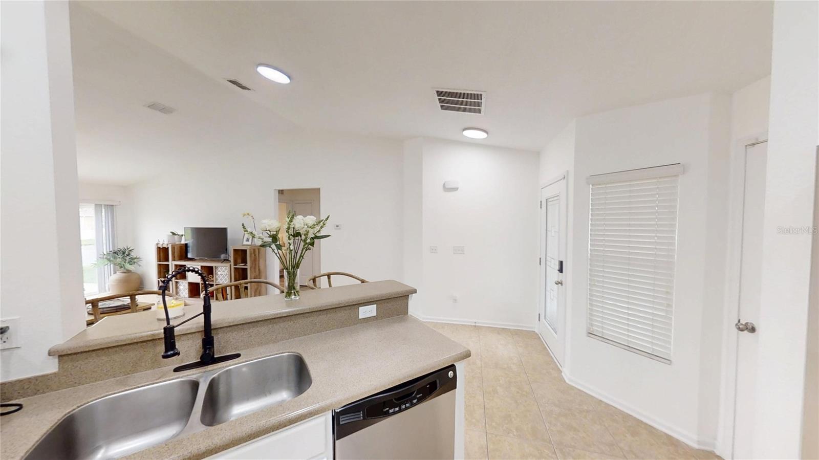 5343 ROYAL PLANTATION BLVD