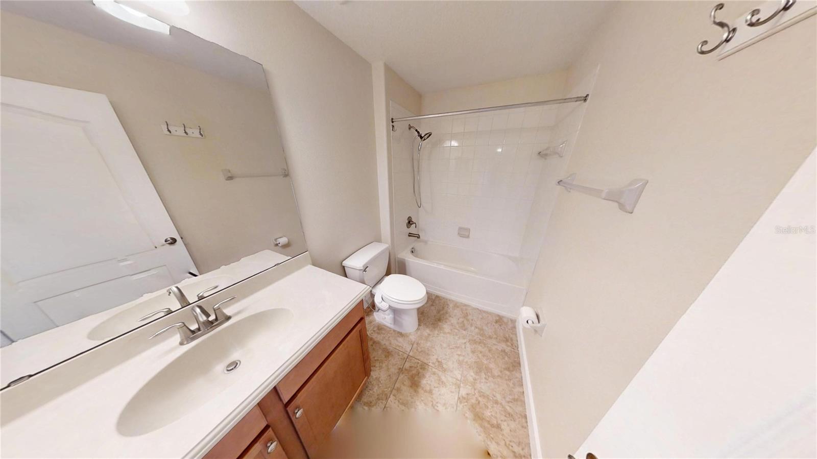 15725 SIGNATURE DR