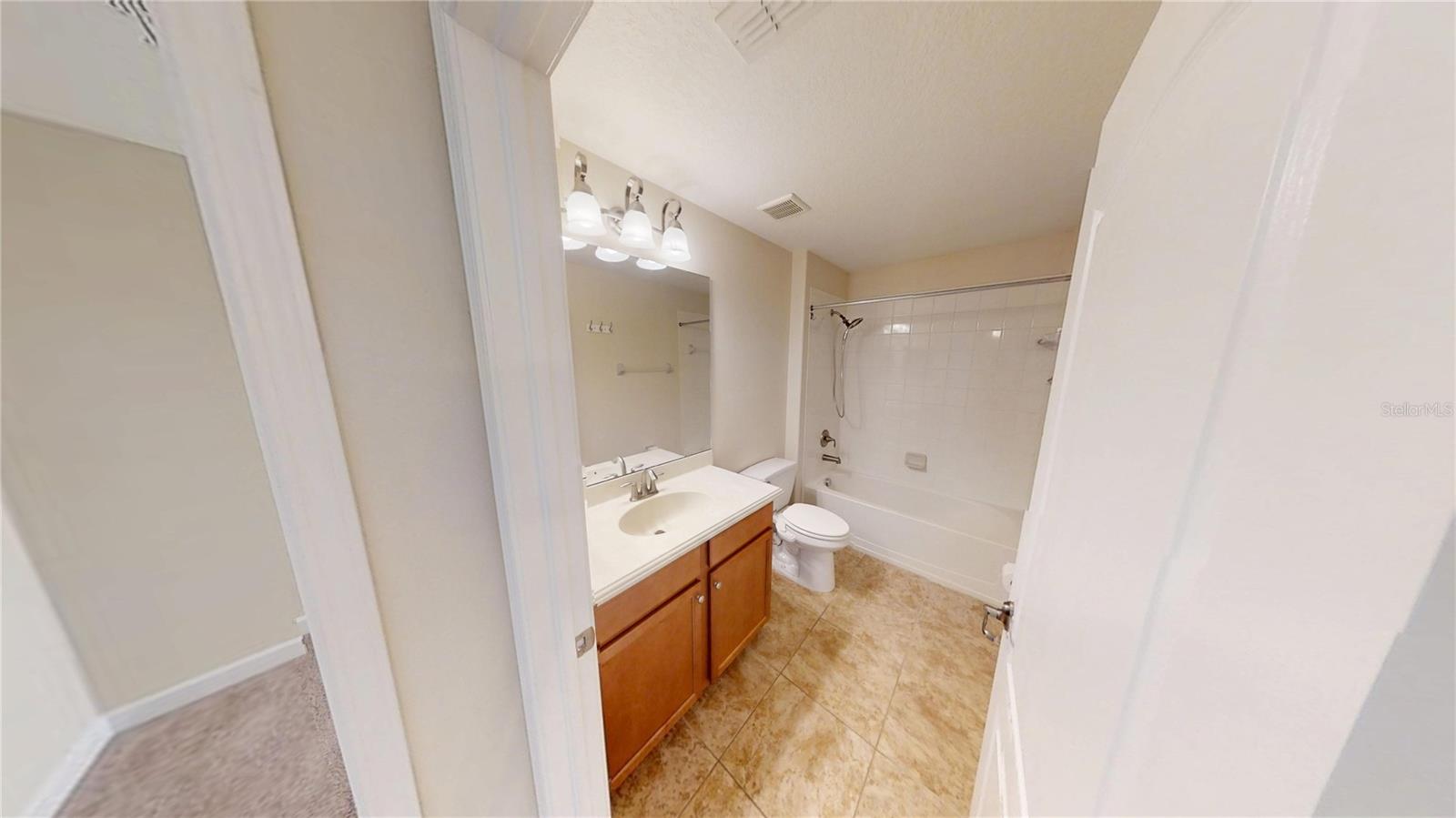15725 SIGNATURE DR