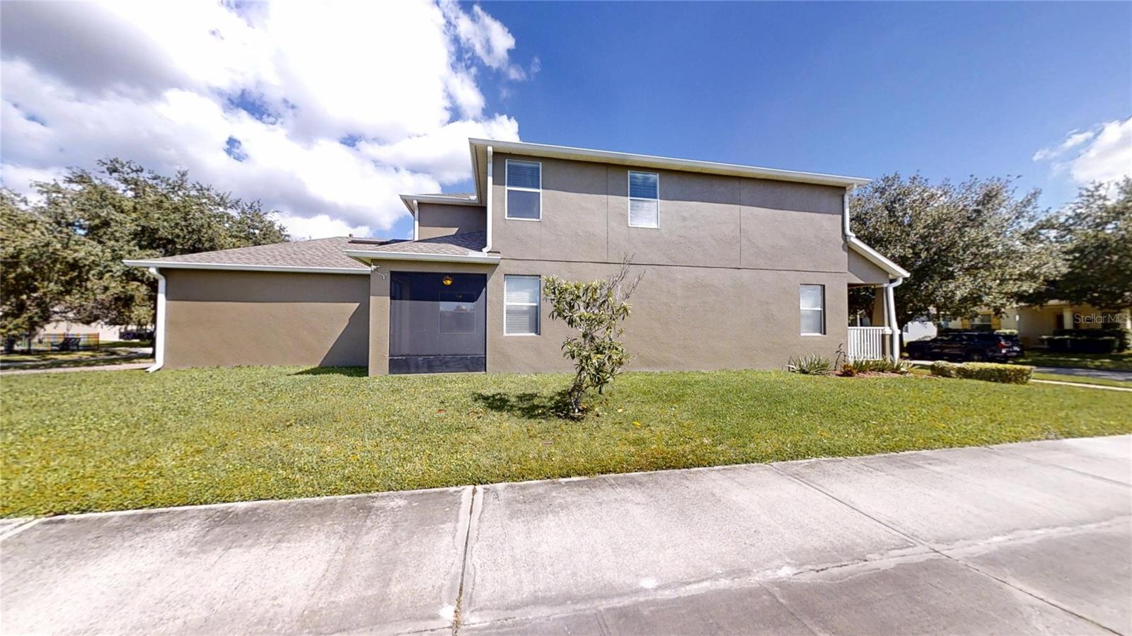 15725 SIGNATURE DR