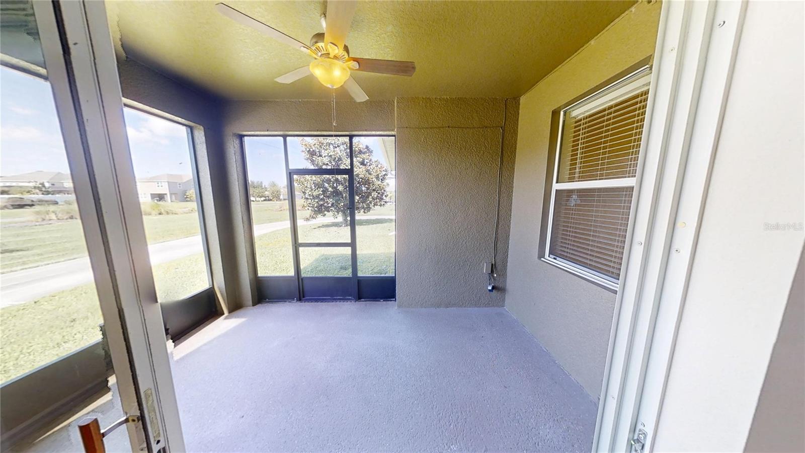 15725 SIGNATURE DR