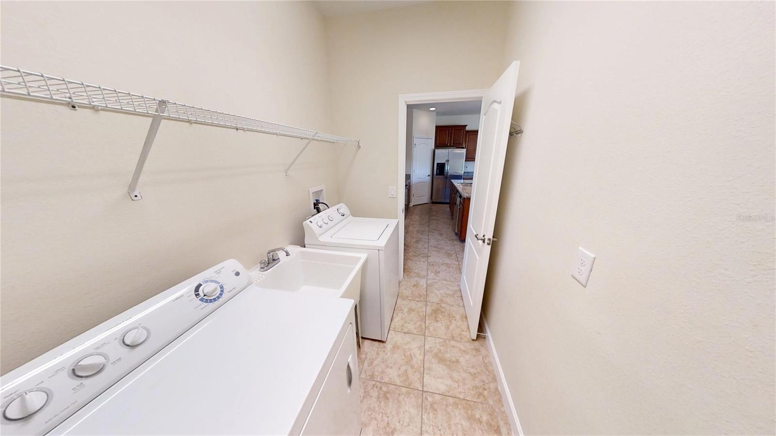 15725 SIGNATURE DR