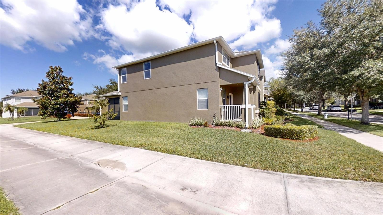 15725 SIGNATURE DR
