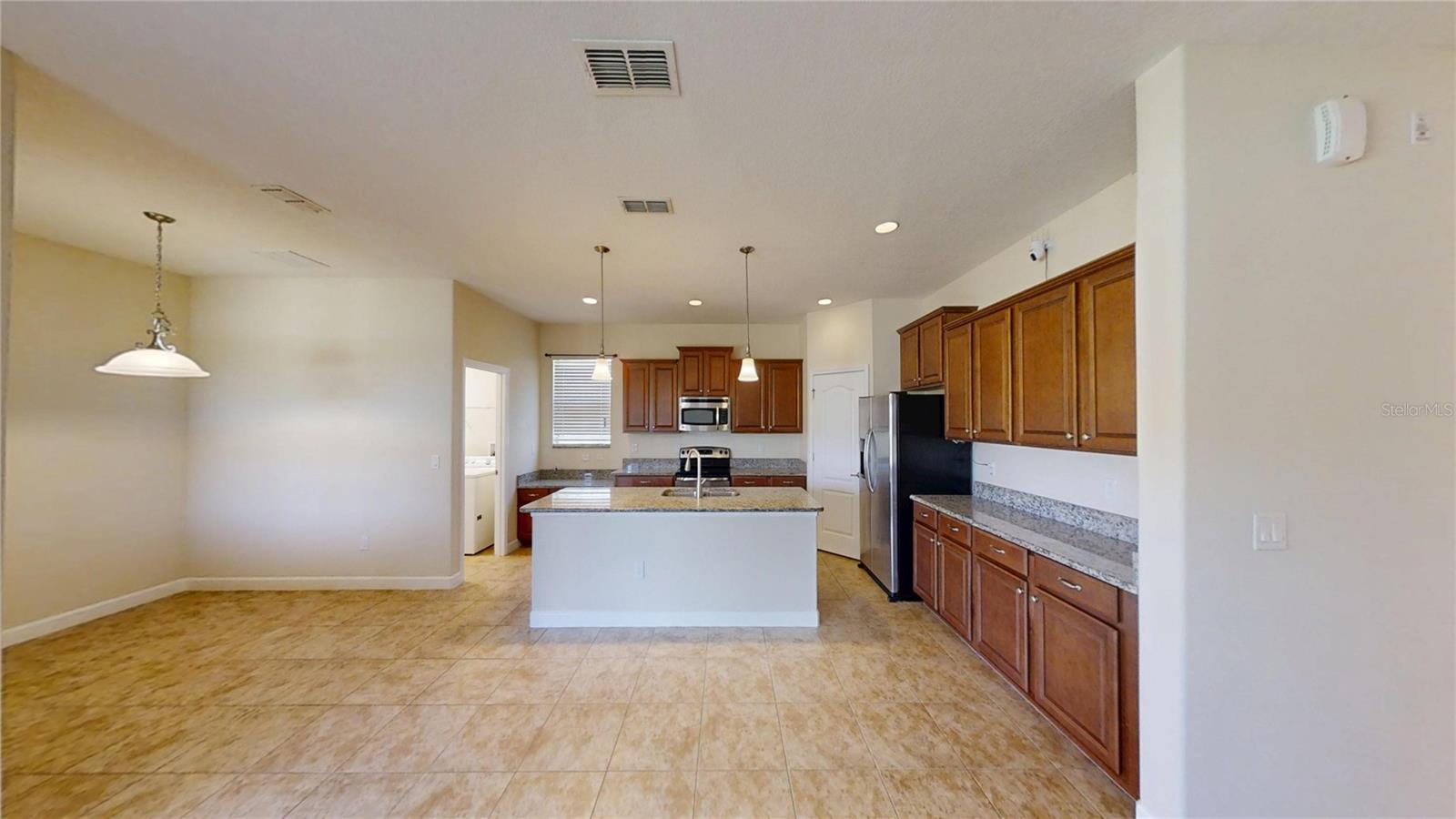 15725 SIGNATURE DR
