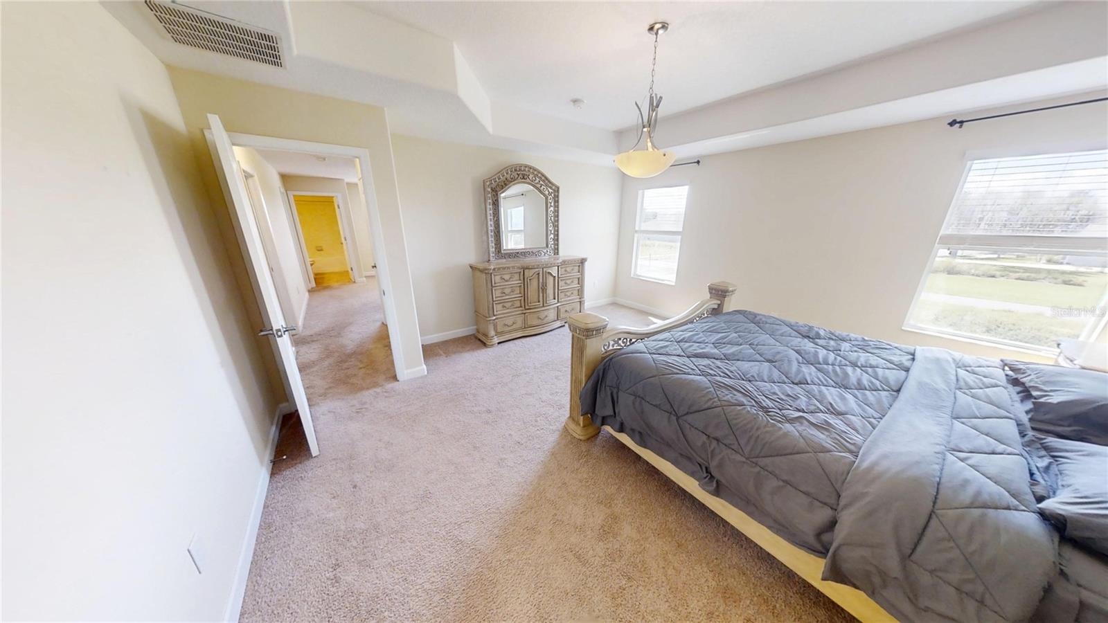 15725 SIGNATURE DR