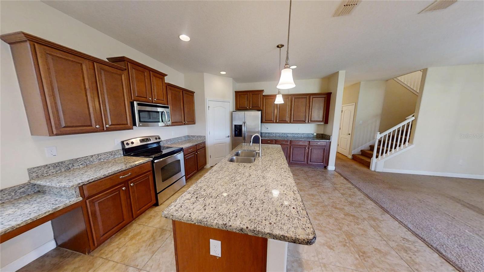 15725 SIGNATURE DR