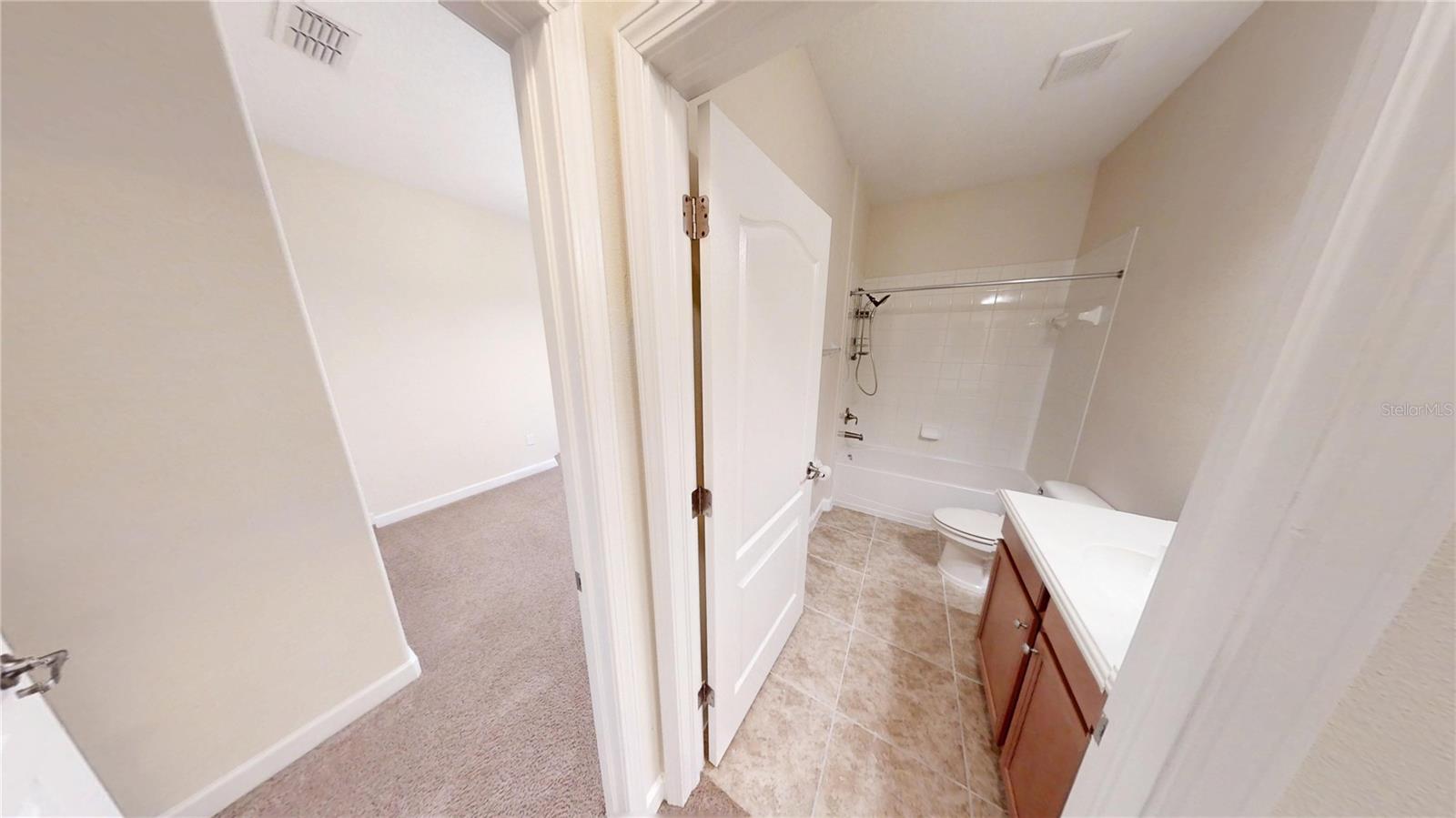 15725 SIGNATURE DR