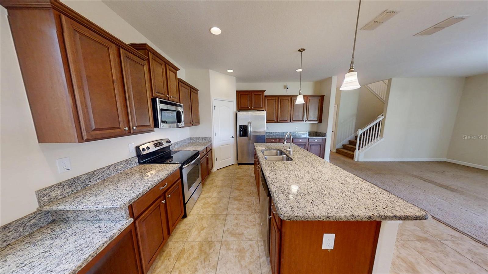 15725 SIGNATURE DR