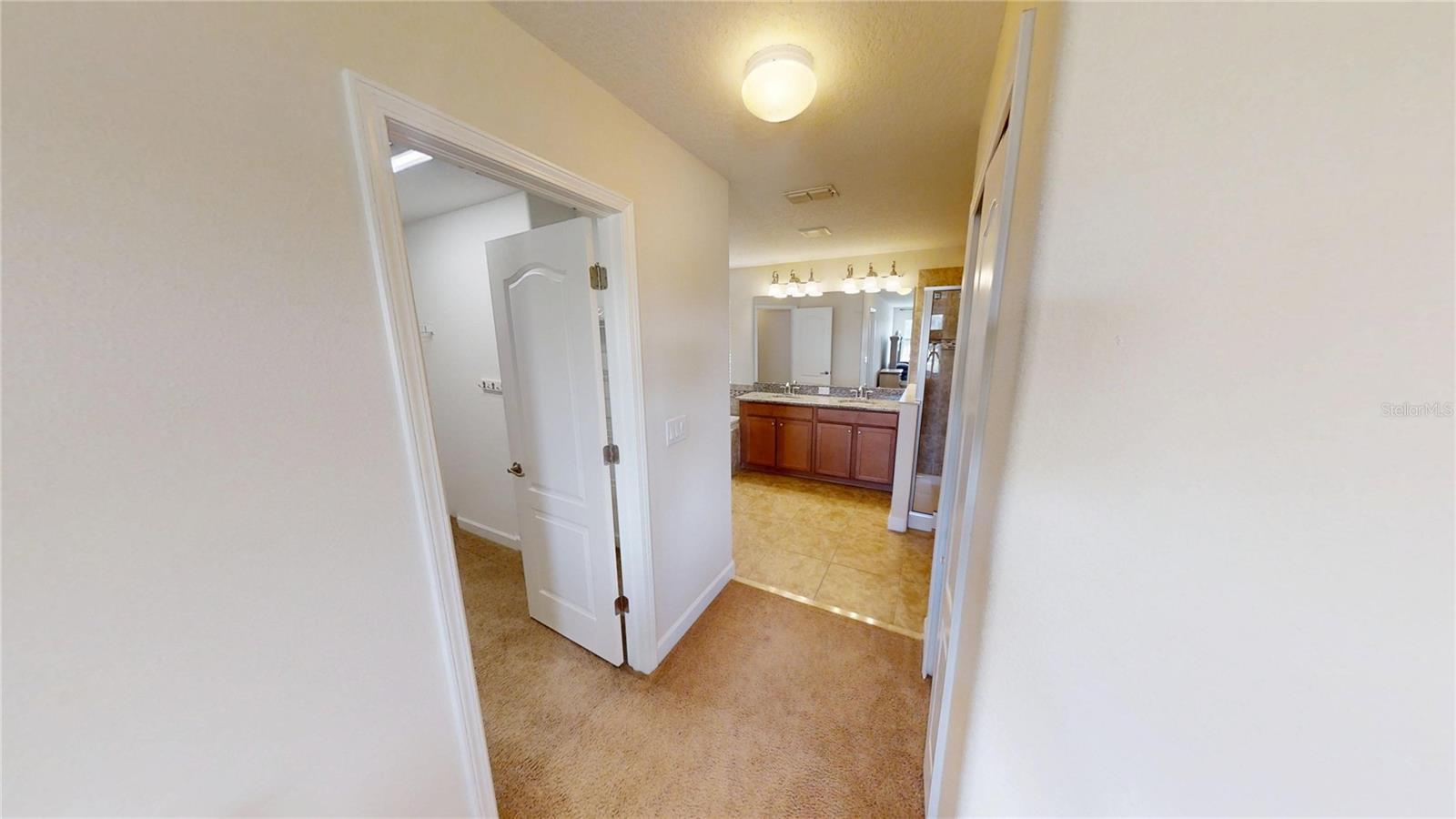 15725 SIGNATURE DR