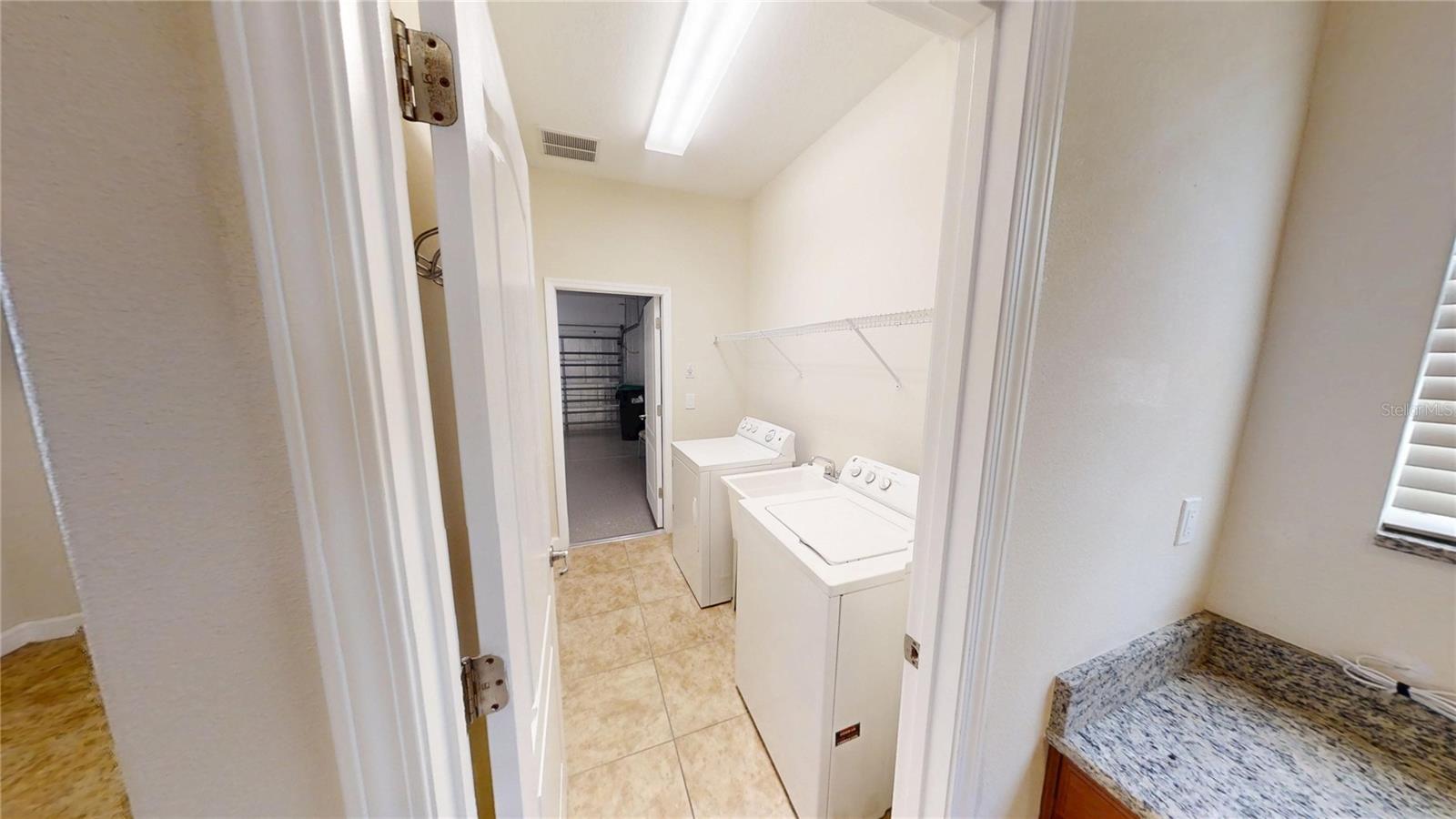 15725 SIGNATURE DR