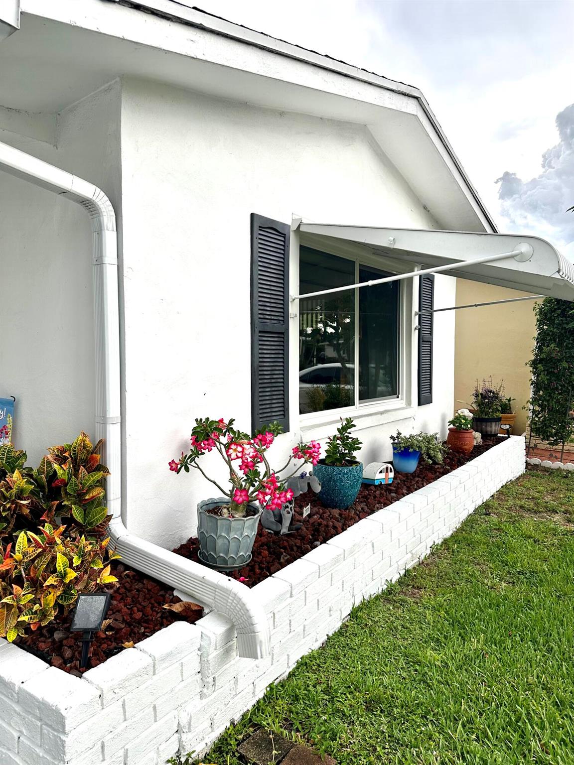 4711 NW 49th Place