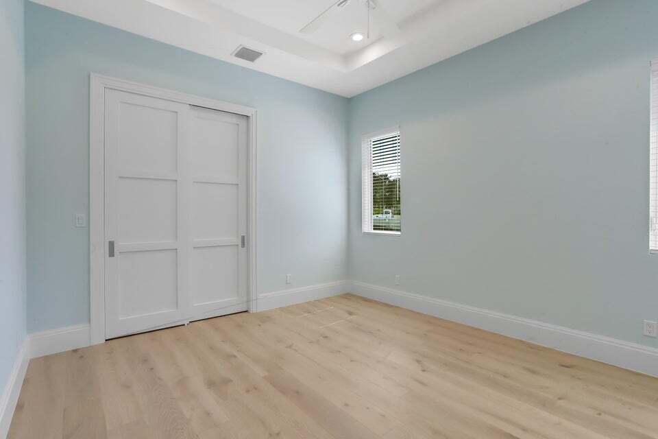 499 NE 6th Street