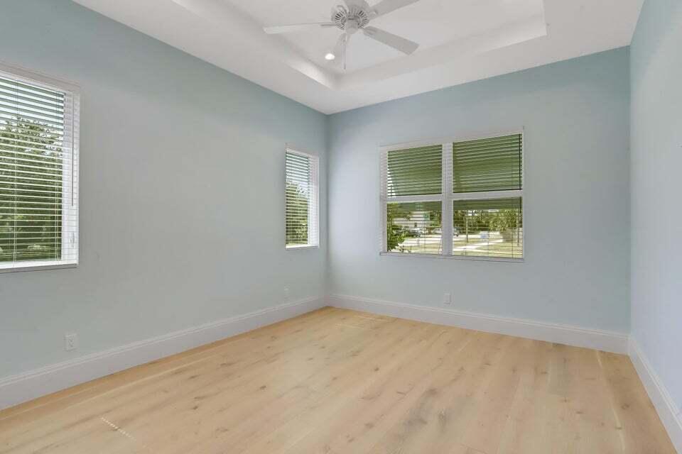 499 NE 6th Street