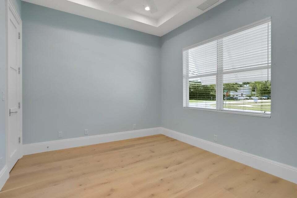 499 NE 6th Street