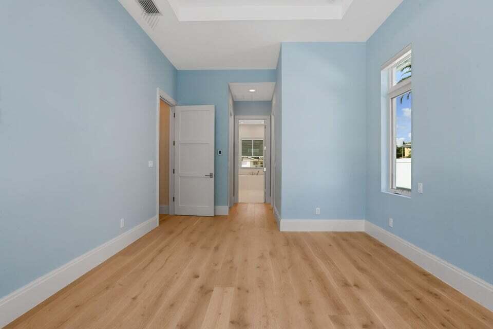 499 NE 6th Street