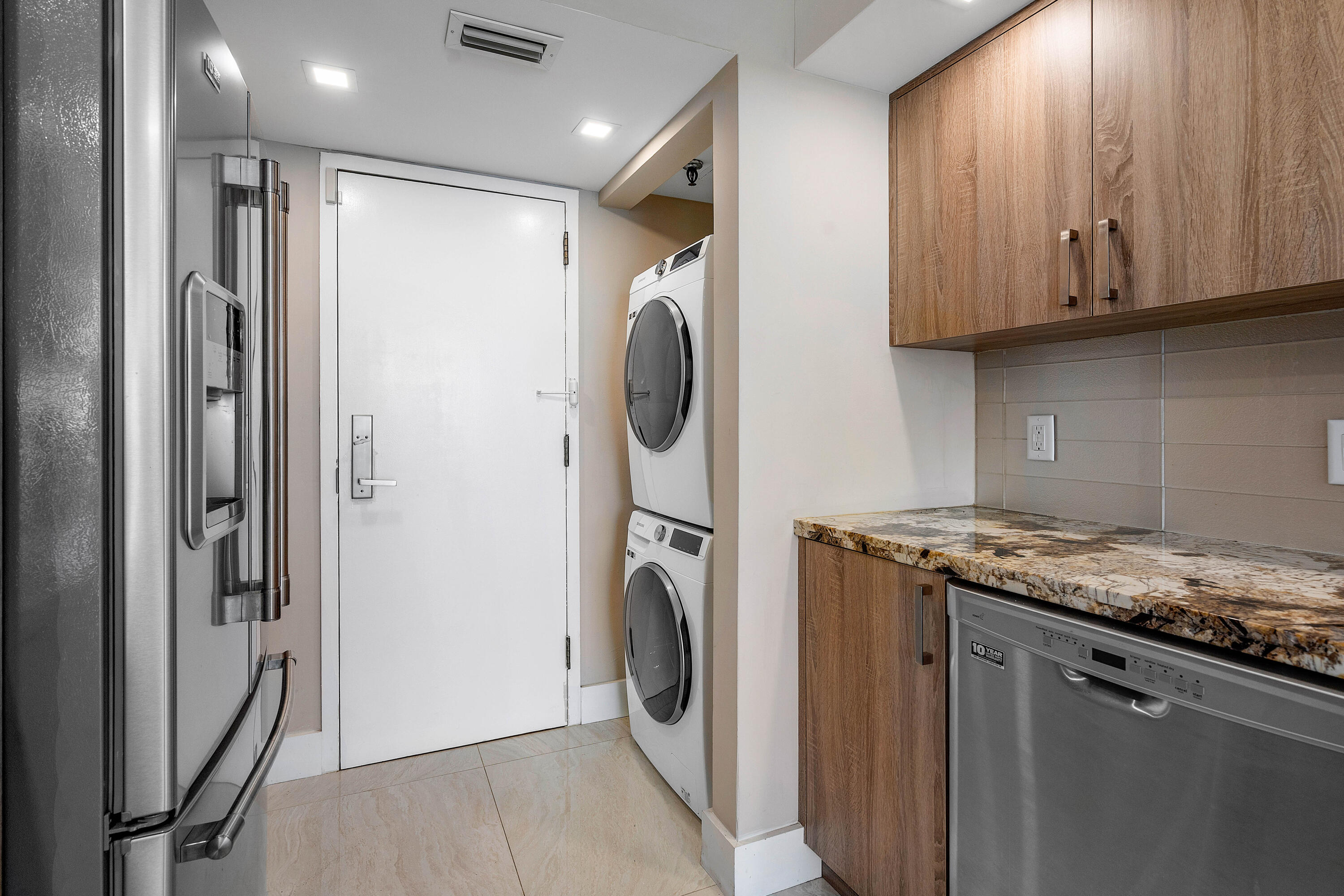 250 S Ocean Boulevard 7e