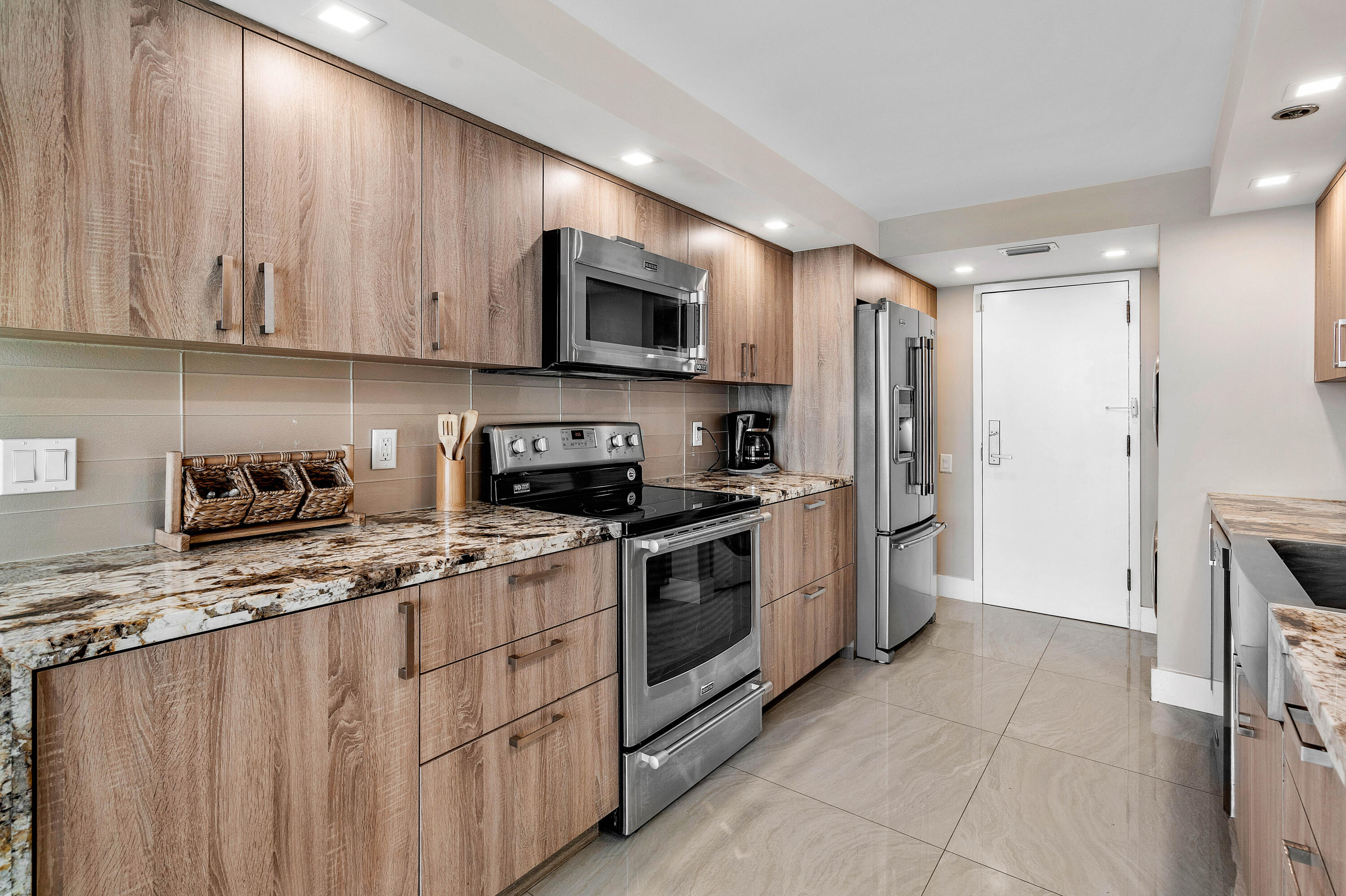 250 S Ocean Boulevard 7e