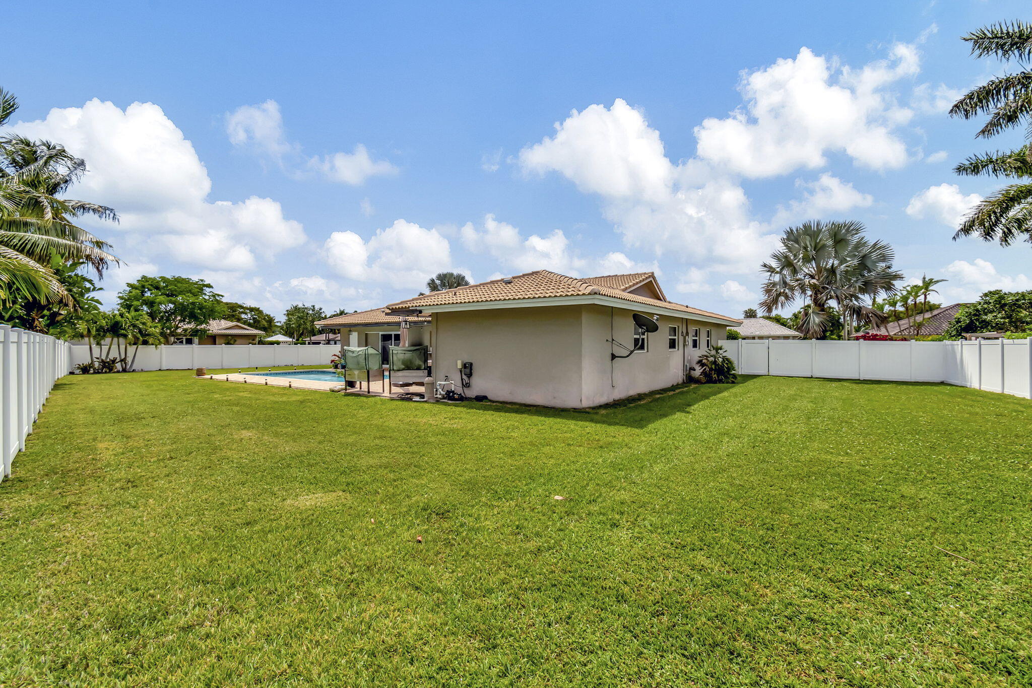 5660 Golfway Drive